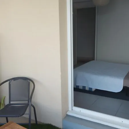 Belle Avec Terrasse Chez Present 4*
