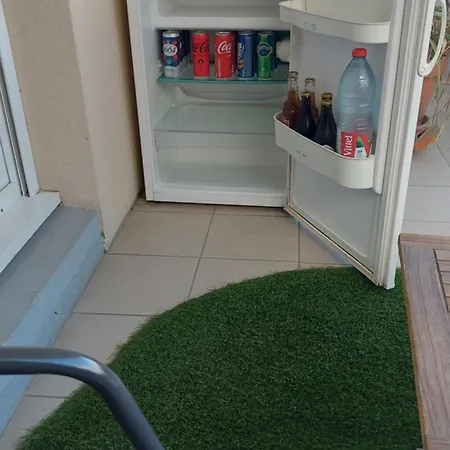 Guest house Belle Avec Terrasse Chez Particulier 3*