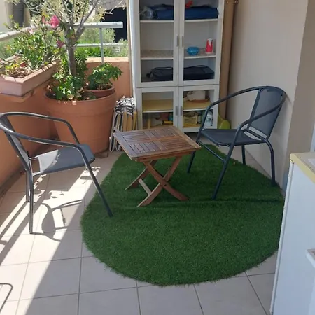 Belle Avec Terrasse Chez Particulier La Ciotat