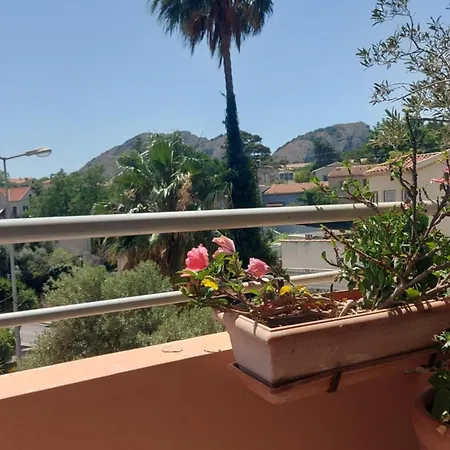 Belle Avec Terrasse Chez Particulier